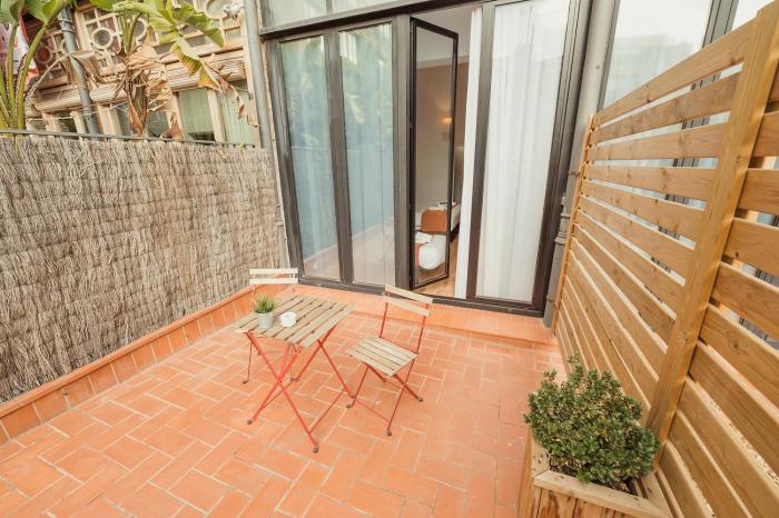 hostal natura barcelona adults only