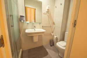 hostal natura barcelona adults only