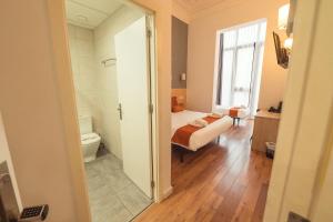 hostal natura barcelona adults only