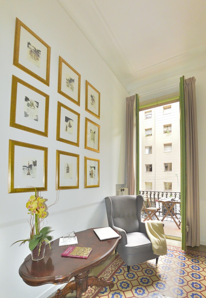 mihlton barcelona only adults