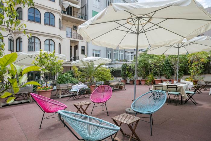 mihlton barcelona only adults