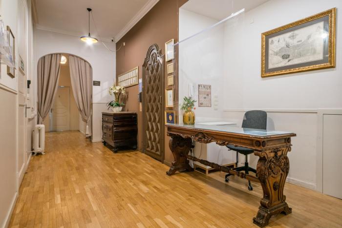 mihlton barcelona only adults