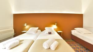 mihlton barcelona only adults