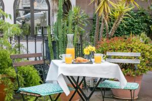 mihlton barcelona only adults