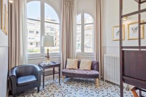 mihlton barcelona only adults