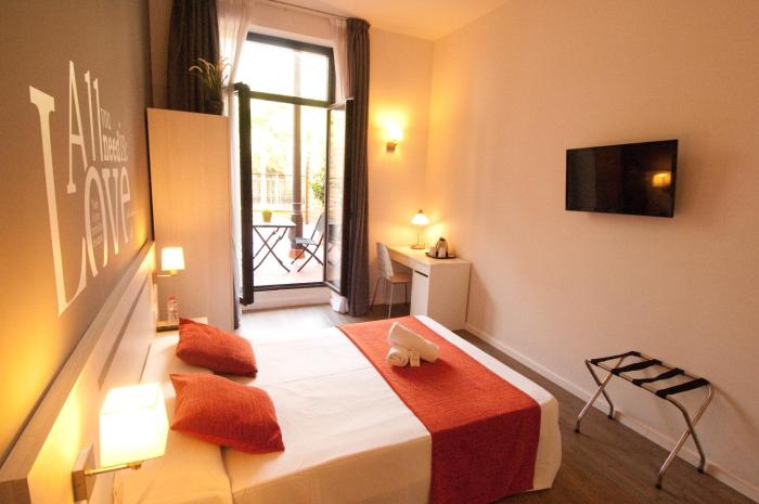 hostal live barcelona