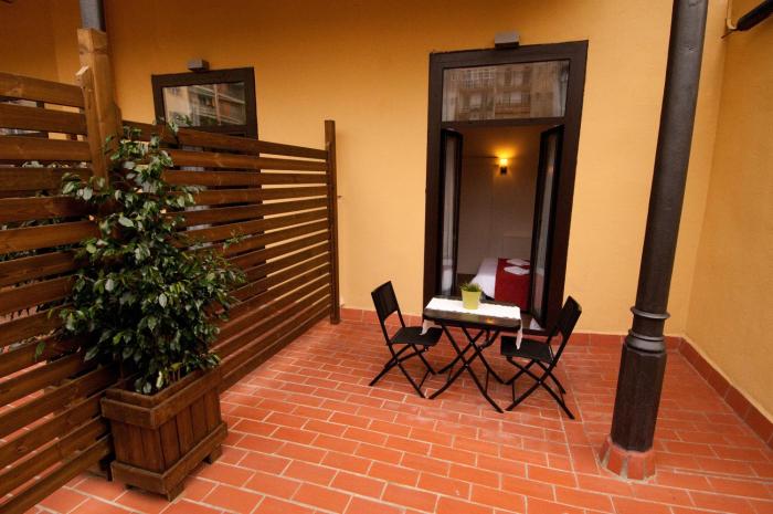 hostal live barcelona