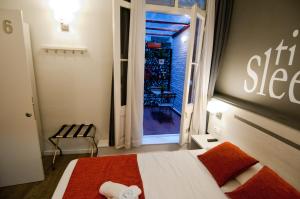 hostal live barcelona
