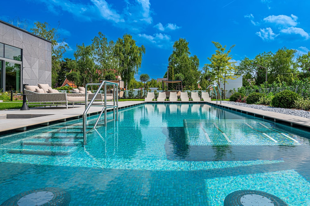reed luxury hotel by balaton