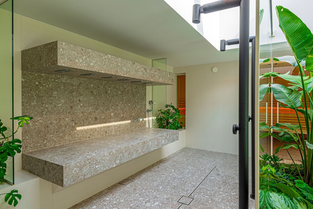 reed luxury hotel by balaton