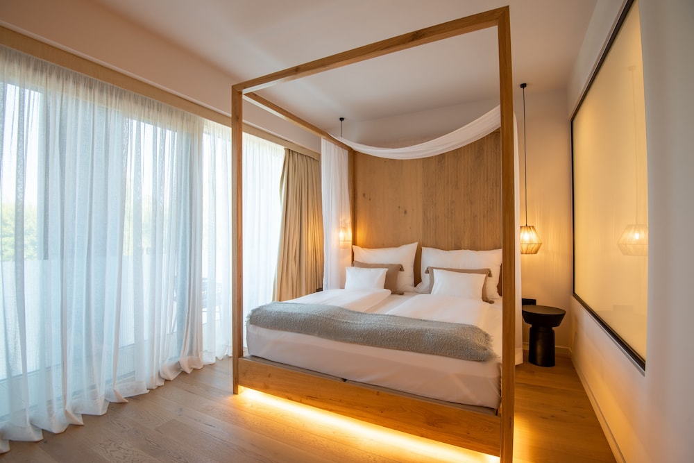 reed luxury hotel by balaton