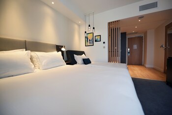 holiday inn dijon sud longvic an ihg hotel