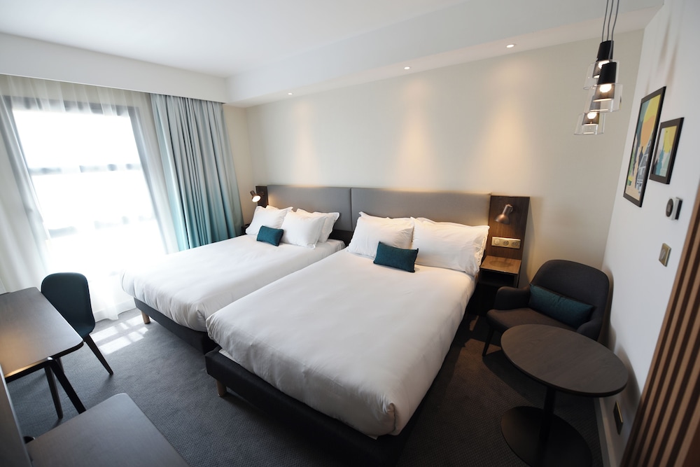 holiday inn dijon sud longvic an ihg hotel