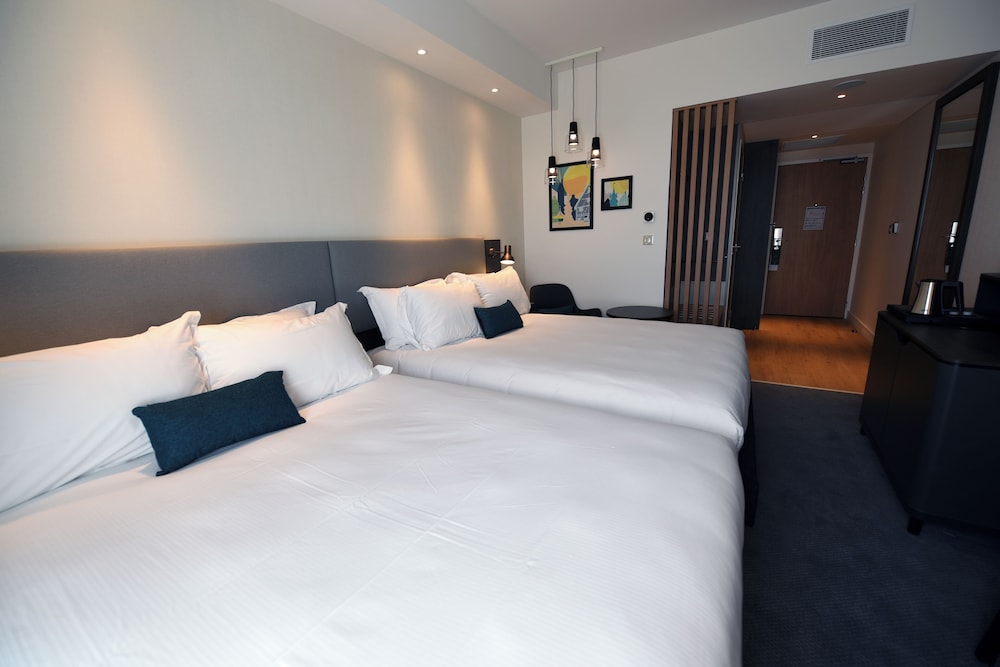 holiday inn dijon sud longvic an ihg hotel