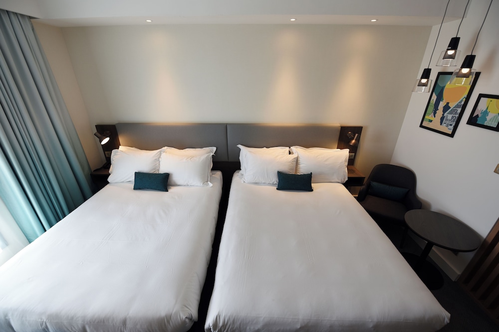 holiday inn dijon sud longvic an ihg hotel