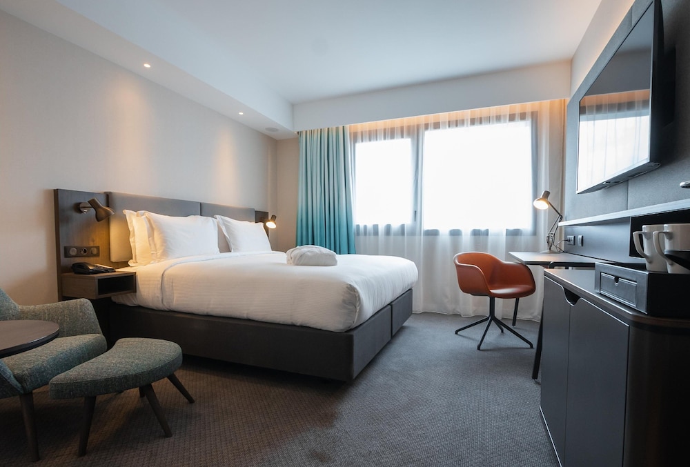 holiday inn dijon sud longvic an ihg hotel