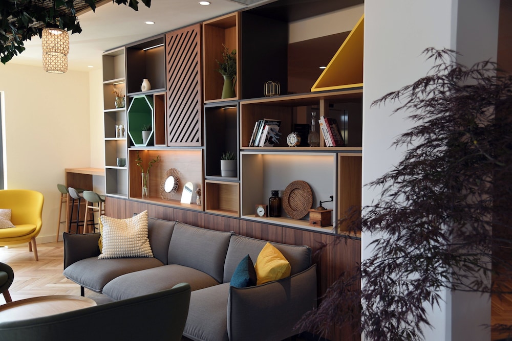 holiday inn dijon sud longvic an ihg hotel