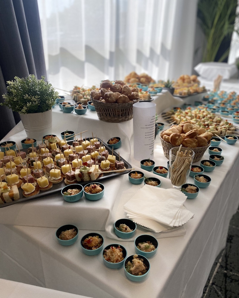 holiday inn dijon sud longvic an ihg hotel