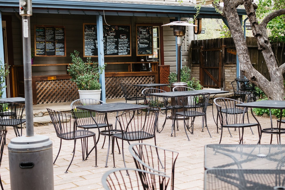 volcano union inn and pub