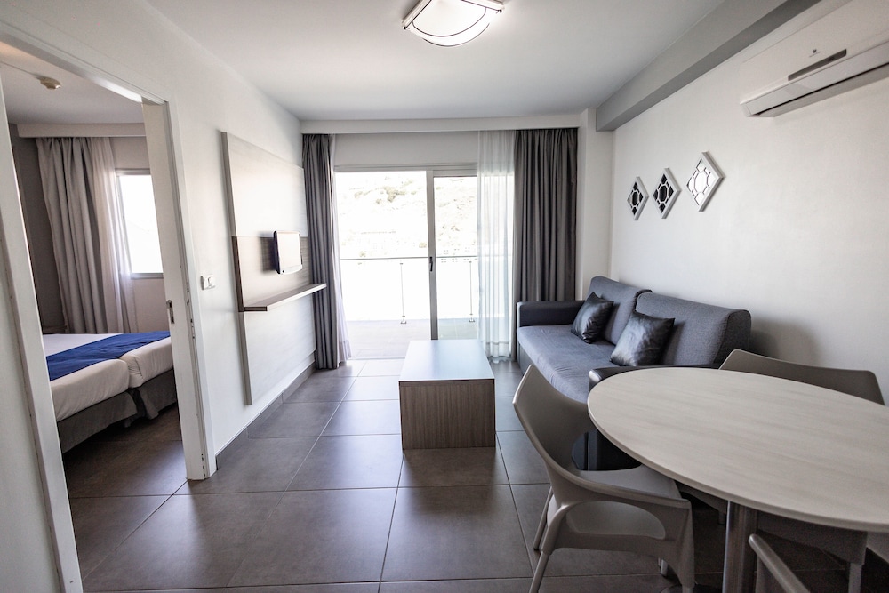 hotel servatur castillo del sol