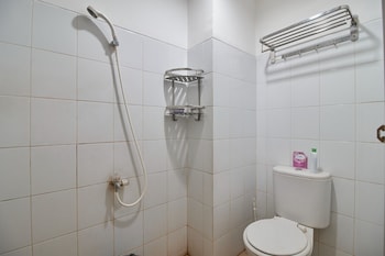 room rendi gunung putri square