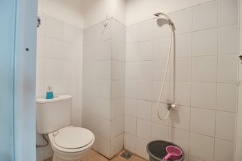 room rendi gunung putri square