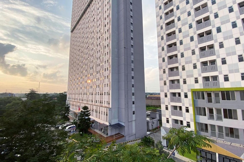 room rendi gunung putri square