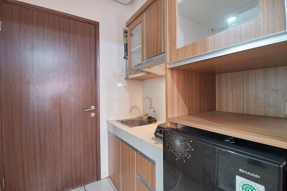 room rendi gunung putri square