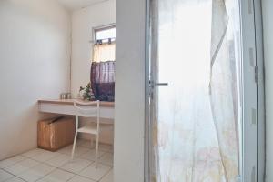 room rendi gunung putri square