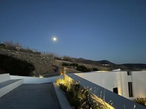 paros