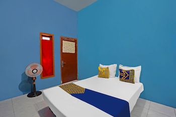 oyo 92202 kost auto syariah anggaswangi