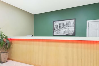 Super 8 By Wyndham Greencastle,Carroll Valley>>Antrim Township,2 star
