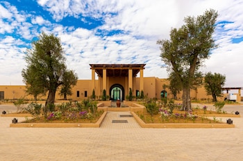 bab al nojoum bateen liwa