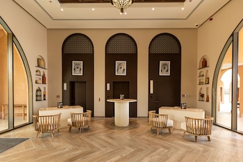 bab al nojoum bateen liwa