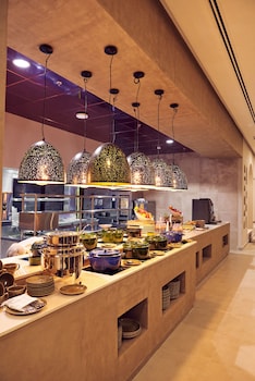 bab al nojoum bateen liwa