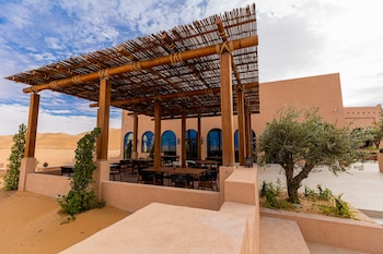 bab al nojoum bateen liwa