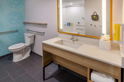 tru by hilton pensacola airport medical center