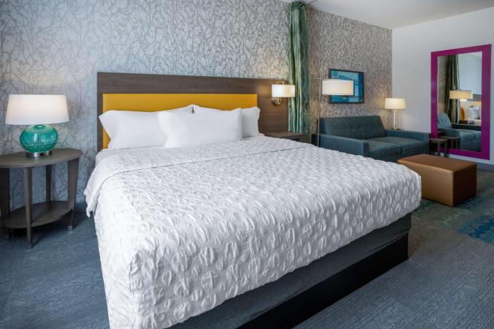 tru by hilton pensacola airport medical center