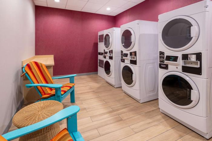 tru by hilton pensacola airport medical center