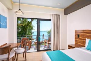 cristalino lagoon front hotel restaurant and spa