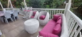 a touch of pink secret garden resort