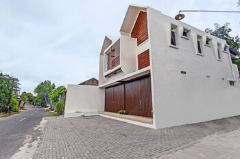 oyo 91816 griya putih