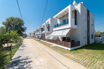 kleoniki and irida residential complexes