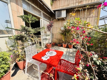 staybook hotel aira
