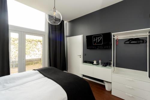 Hotel Deluxe,,3 star