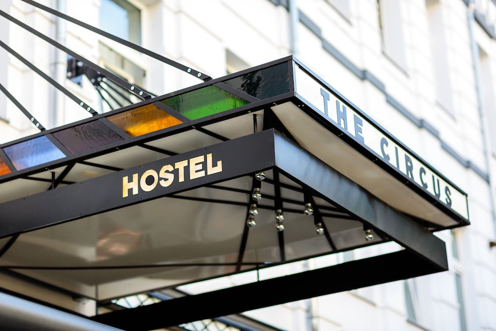 the circus hostel