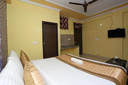 hotel parikshit palace
