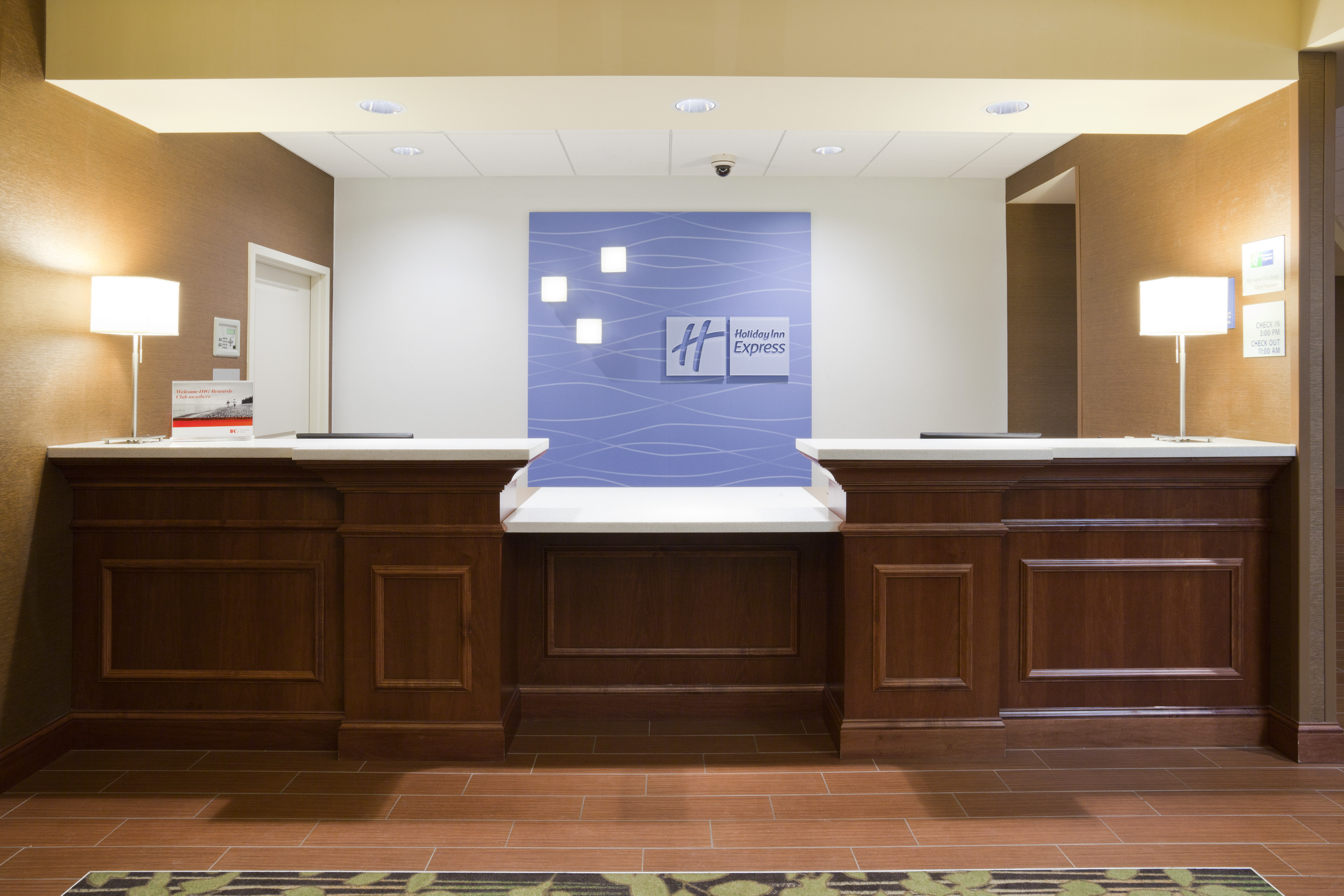 holiday inn express and suites willmar by ihg