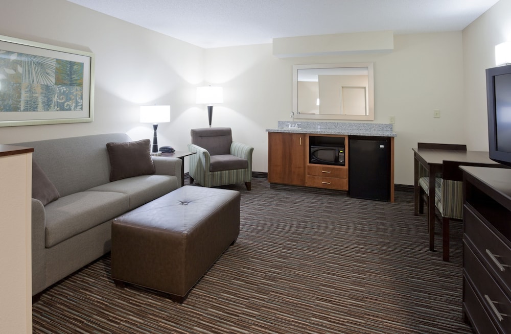 holiday inn express and suites willmar by ihg