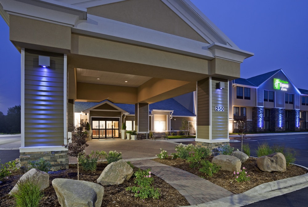 holiday inn express and suites willmar by ihg